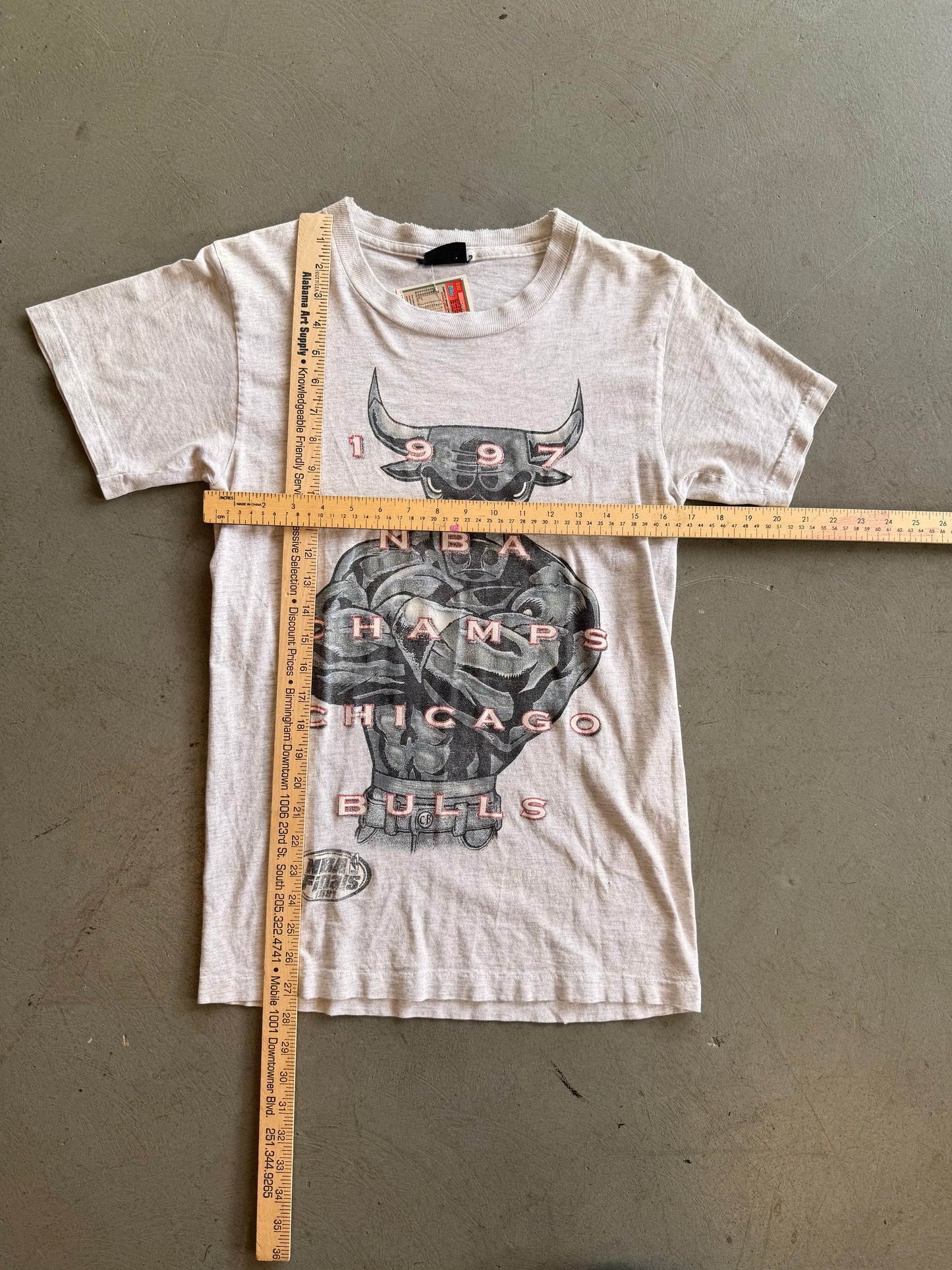 Vintage '97 Chicago Bulls Finals Champions Tee - Changes Tag - Youth XL (fits like a medium)