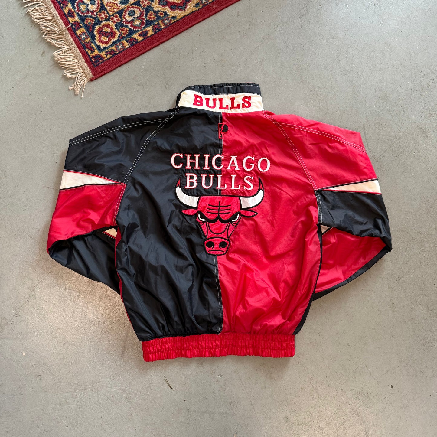 Vintage Pro Player Chicago Bulls Windbreaker - Small (Fits Large)