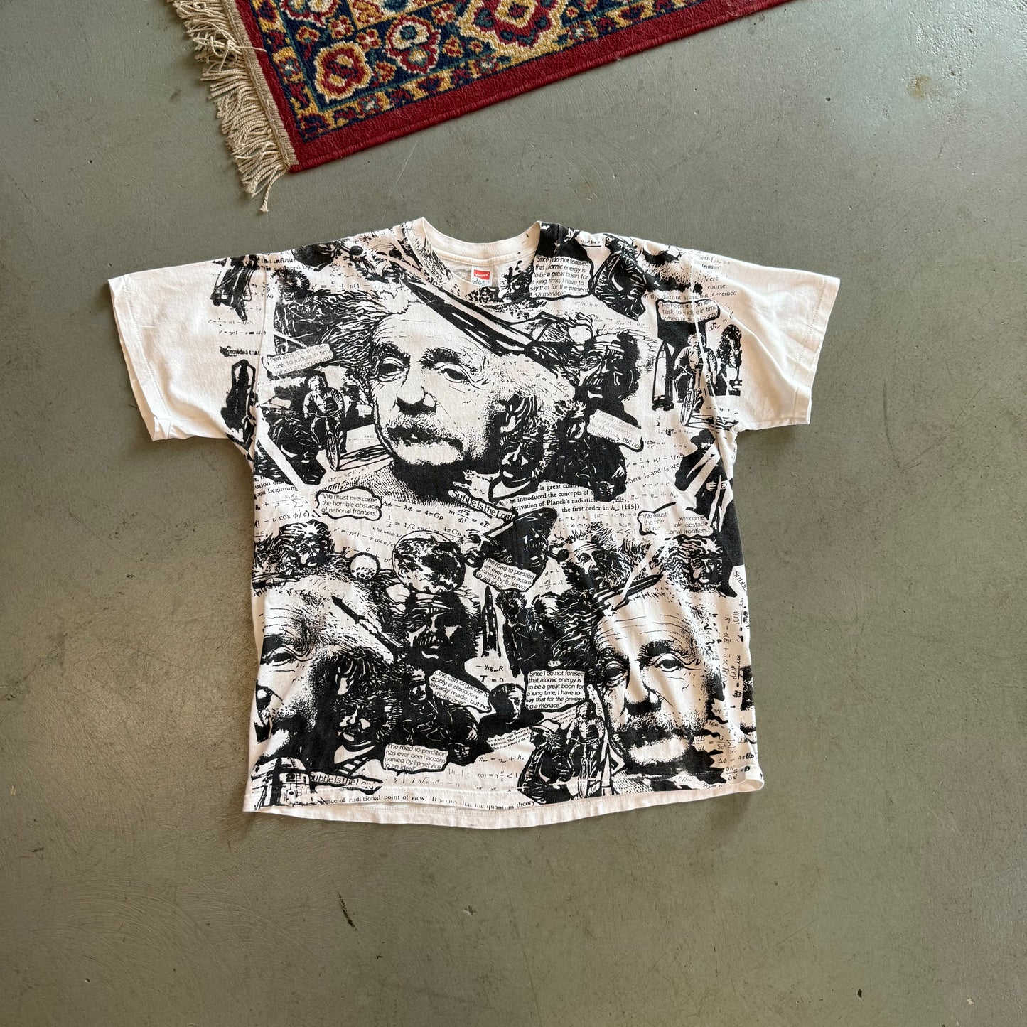 Vintage AOP Einstein Euro T-shirt - XL