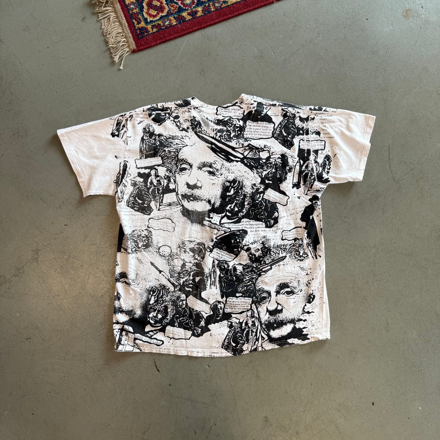 Vintage AOP Einstein Euro T-shirt - XL